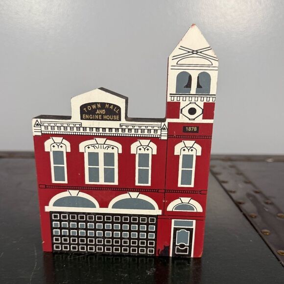 The Cats Meow 1990 Series Vll Town Hall and engine House - Picture 1 of 5